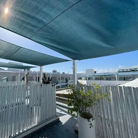 Ocean Dreams - By The Harbour