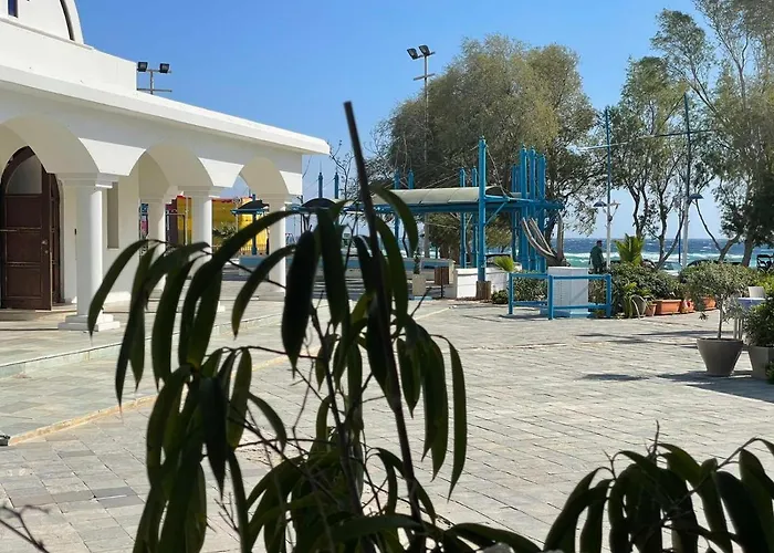 Ocean Dreams - By The Harbour