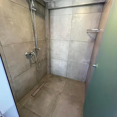 Ocean Dreams - By The Harbour 住宿加早餐酒店 圣纳帕