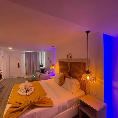 Ocean Dreams - By The Harbour 圣纳帕