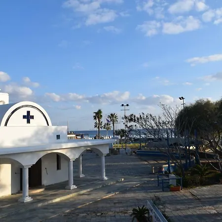 Ocean Dreams - By The Harbour * איה נאפה