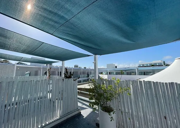 Ocean Dreams - By The Harbour