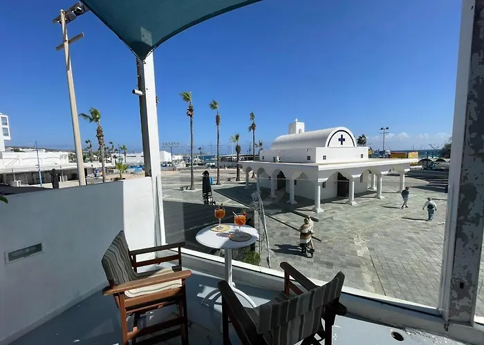 Ocean Dreams - By The Harbour