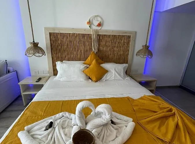 Ocean Dreams - By The Harbour