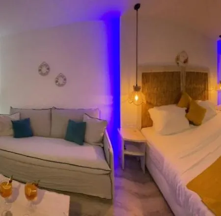 Ocean Dreams - By The Harbour Bed and breakfast *