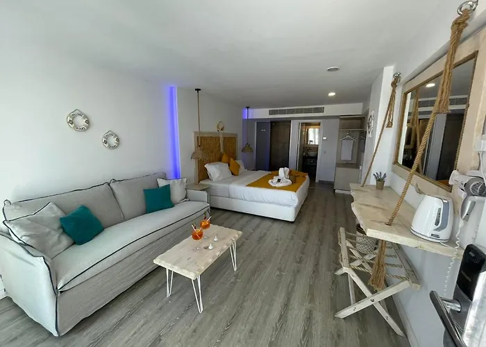 Ocean Dreams - By The Harbour 4*