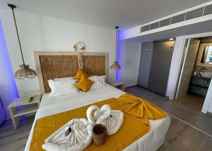 Ocean Dreams - By The Harbour Bed & Breakfast Ayia Napa